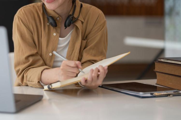 How to Balance Studies and Work While Earning as a POSP Partner