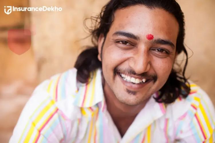 How to Become an Insurance Agent in Pratapgarh? Akash’s Inspiring Story
